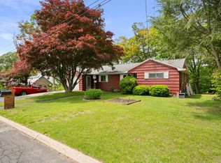 41 Wintergreen Dr, Quaker Hill, CT 06375