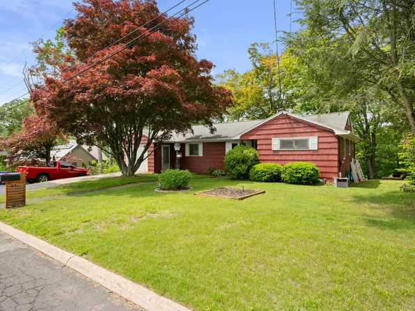 41 Wintergreen Drive, Waterford, CT 06375