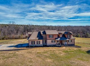 135 Younger Farm Rd, Campobello, SC 29322