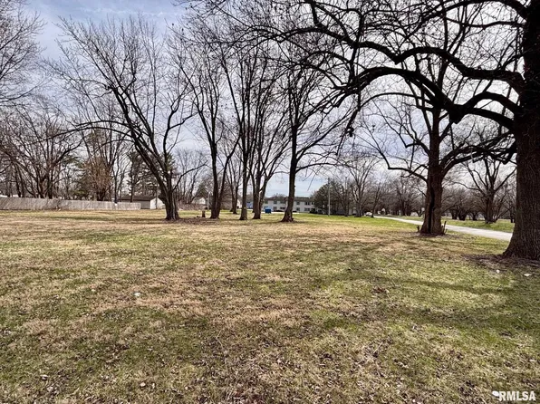 2102 E Black Ave, Springfield, IL 62702