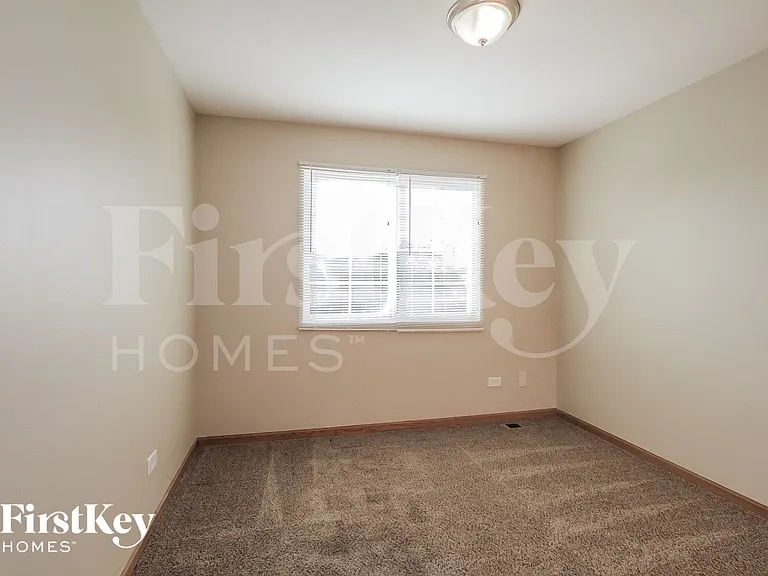 478 Foxborough Trl — Photo 12
