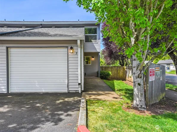5301 Plomondon Street #B7, Vancouver, WA 98661