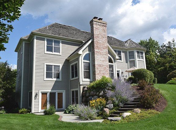 2nd image of 401 Cove Dr