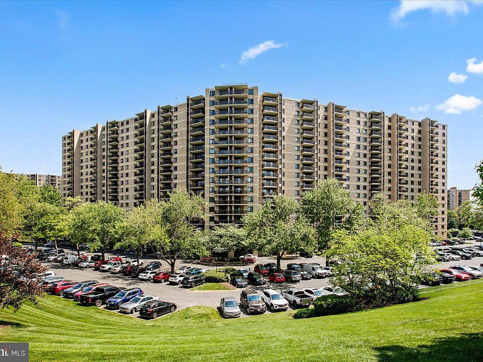 1st image of 205 Yoakum Pkwy Unit 817