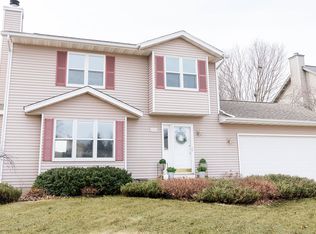 1713 Sapphire Way, Sun Prairie, WI 53590