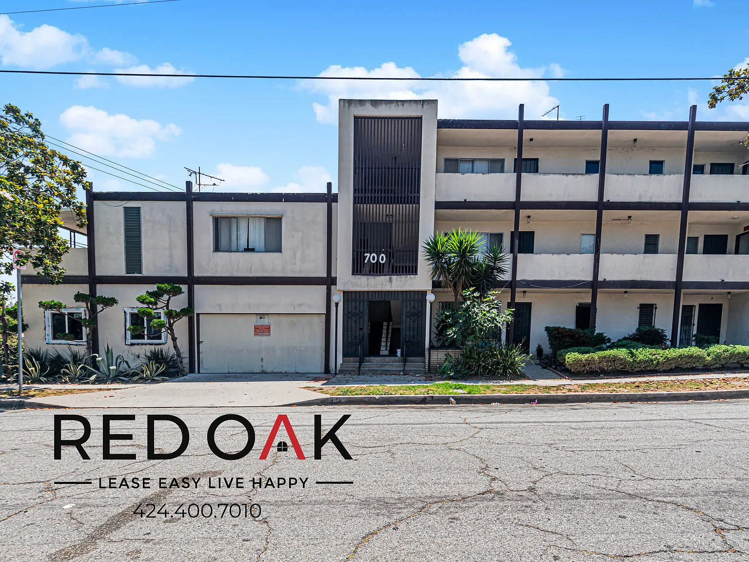 ~1 Month FREE~ Welcoming Two Bedroom with Open Plan and Natural Light ~ In Inglewood! *Move-In Sp... — Photo 4