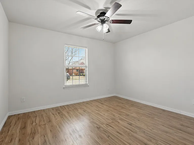1530 Woodlake Dr — Photo 14