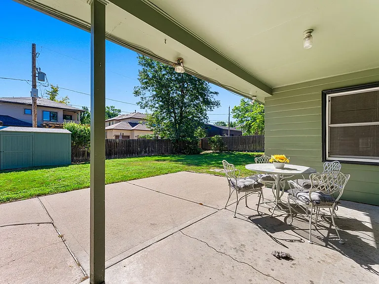 3260 S Bellaire St — Photo 22