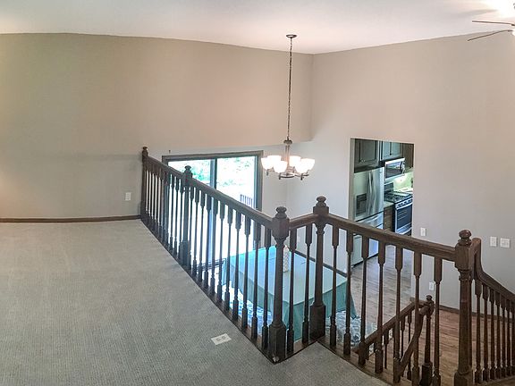 5th image of 7509 N Meadowwood Ct