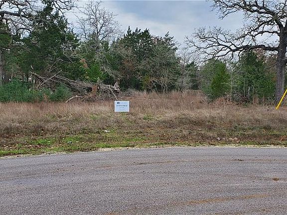 4th image of 124 Medlar Dr