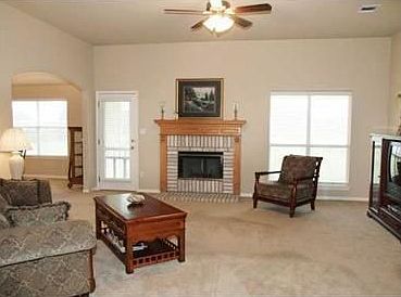 3rd image of 201 Bosque Dr