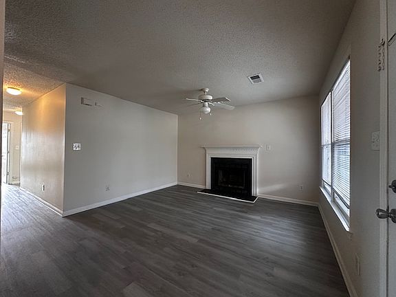 2nd image of 2909 Spring Garden St #H