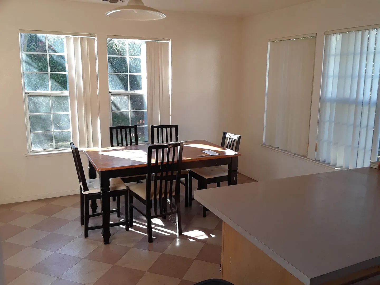 Nice 4 Bedroom Condo in North Davis — Photo 1