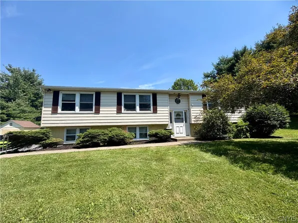 3 Knollwood Dr, Freeville, NY 13068