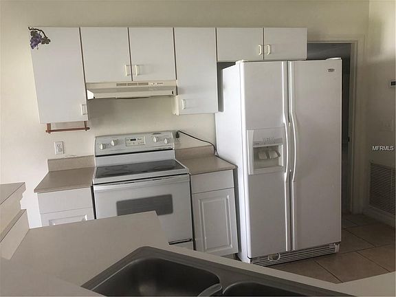 3rd image of 844 Marquis Ct