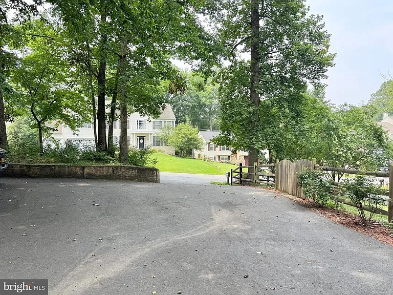 3302 Aquia Dr — Photo 12