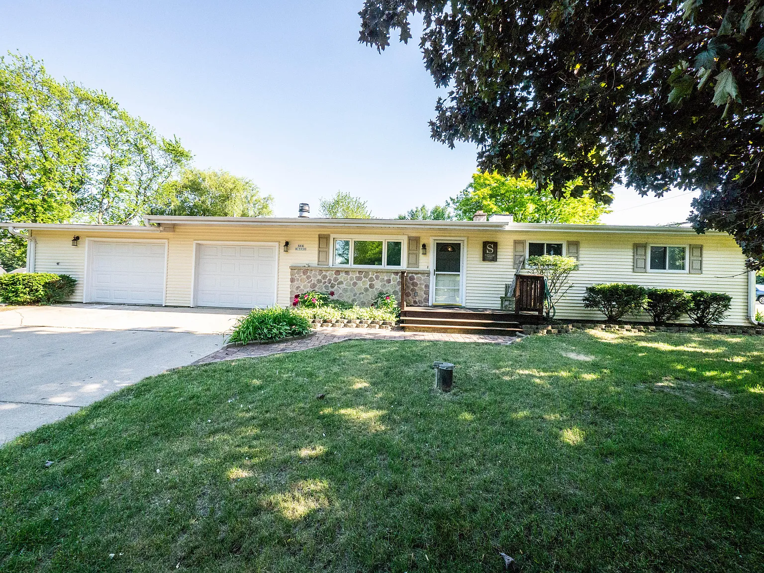 N64W15559 Sunny Dale Dr photo 1