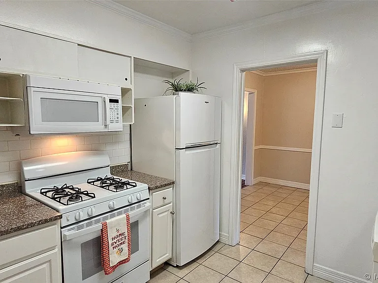 1430 S Erie Ave E — Photo 16