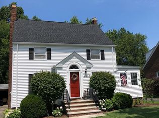 5107 Eastover Rd, Lyndhurst, OH 44124