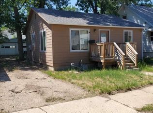 202 17th St SE, Minot, ND 58701
