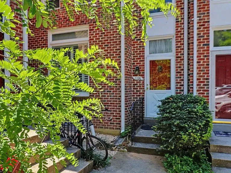 1106 Arcola Ave — Photo 3