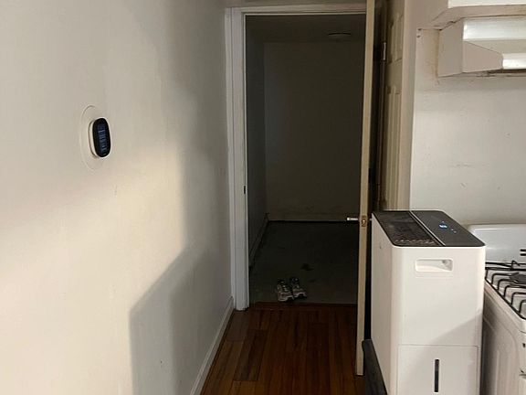4th image of 10 Roger St #2