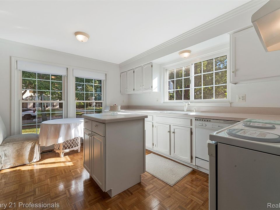 1875 Fordham Dr, photo 21