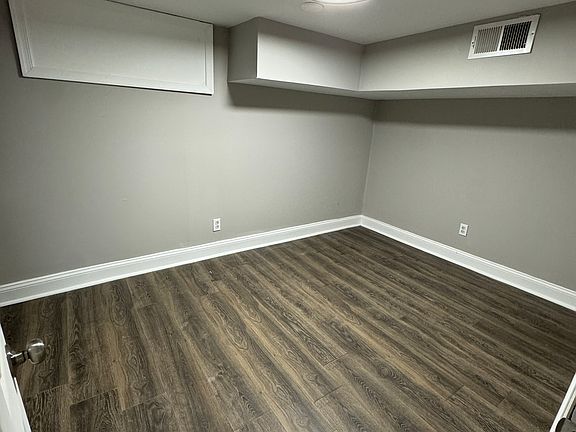 4th image of 2423 W Jefferson St #1