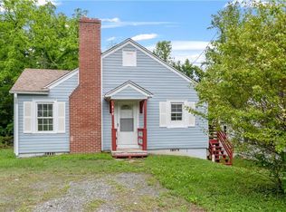 418 Circle Dr, Mount Airy, NC 27030