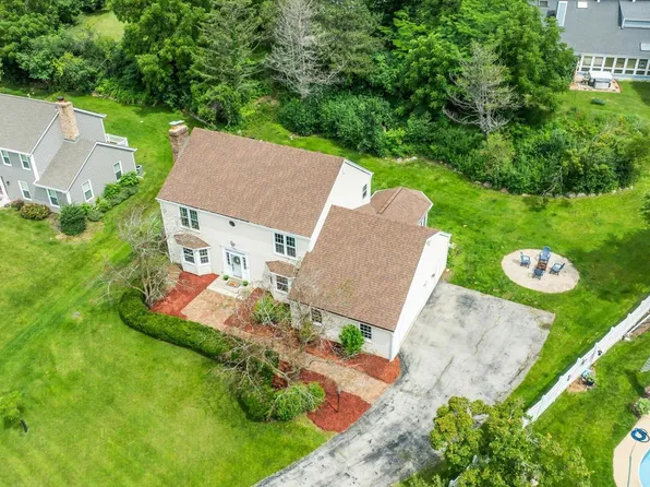 11830 West Waterford AVENUE, Greenfield, WI 53228