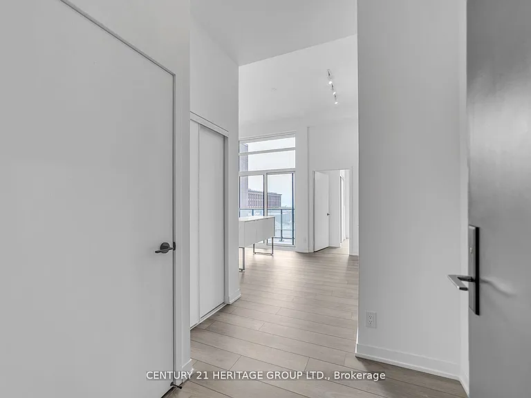 285 Dufferin St #422 — Photo 8