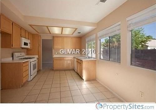 5th image of 5300 Del Lago Dr
