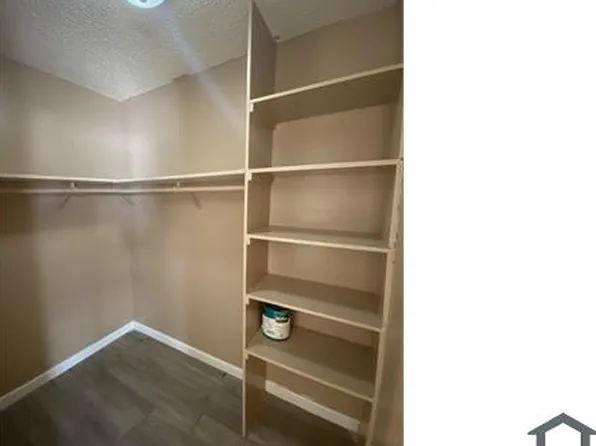 305 N 10th St, Las Vegas, NV