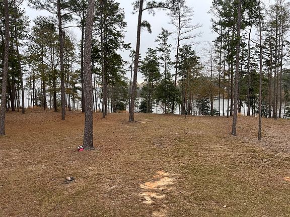5th image of 379 Englewood Dr