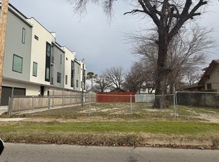 931 W 12th St, Dallas, TX 75208