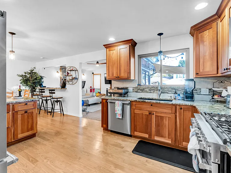 8208 Lamar Dr — Photo 9