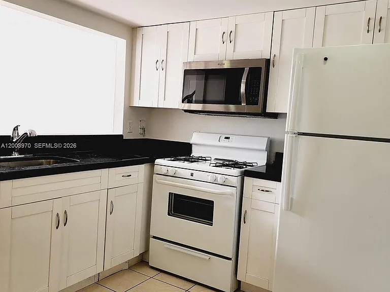 18051 NW 68th Ave #K202 — Photo 4