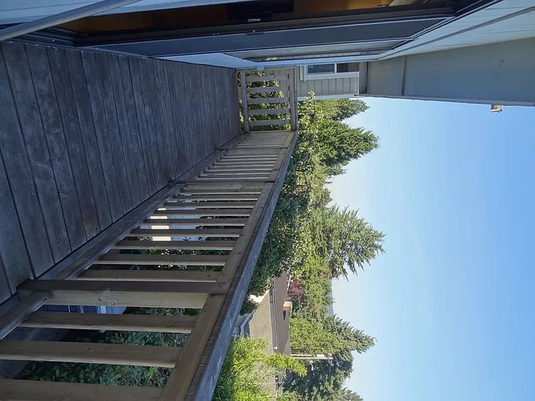 402 Lind Ave NW — Photo 8