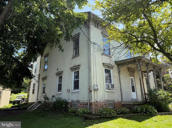 47 W Fall St, Mc Alisterville, PA 17049