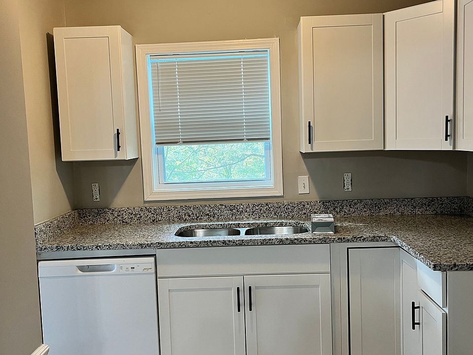 Kitchen - new granite countertops