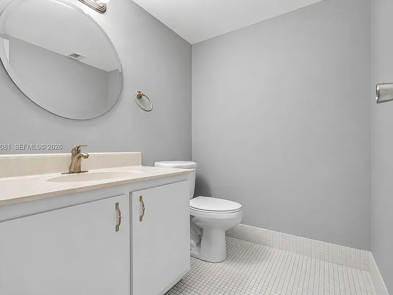 5961 N Falls Circle Dr #309 — Photo 6