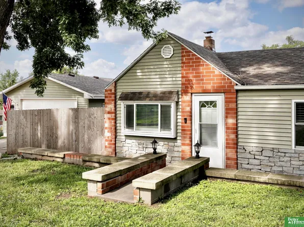 5034 S 53rd St, Omaha, NE 68117
