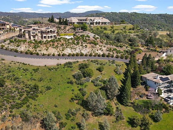 5th image of La Sierra Dr