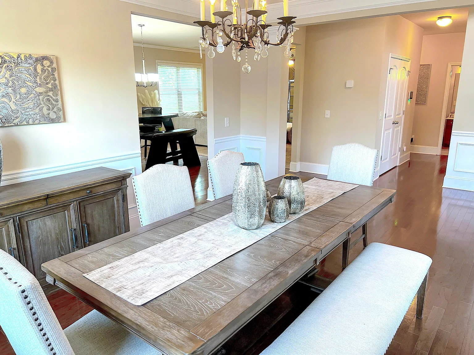 4 bed, 4.0 bath, 4000 sqft, $1,364 — Photo 3