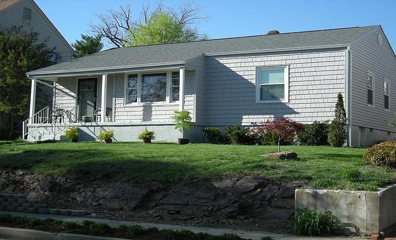 1st image of 1033 Sherwood Ave SW