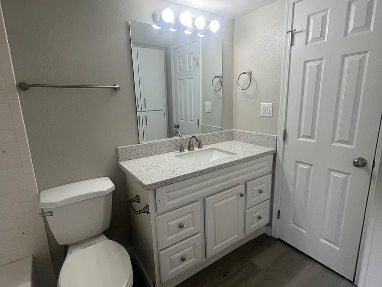 6565 N 19th Ave #10 — Photo 8