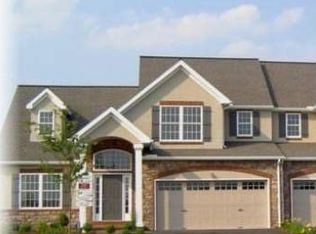 111 Village Dr, Mountville, PA 17554