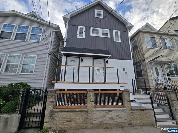 105 10th St, Passaic, NJ 07055