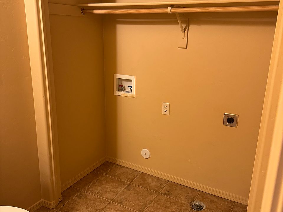 Washer and dryer hook up. Electric Dryer.