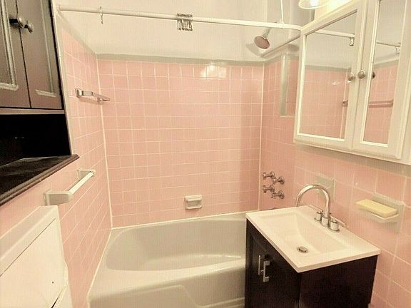 3rd image of 405 E 82nd St APT 3L